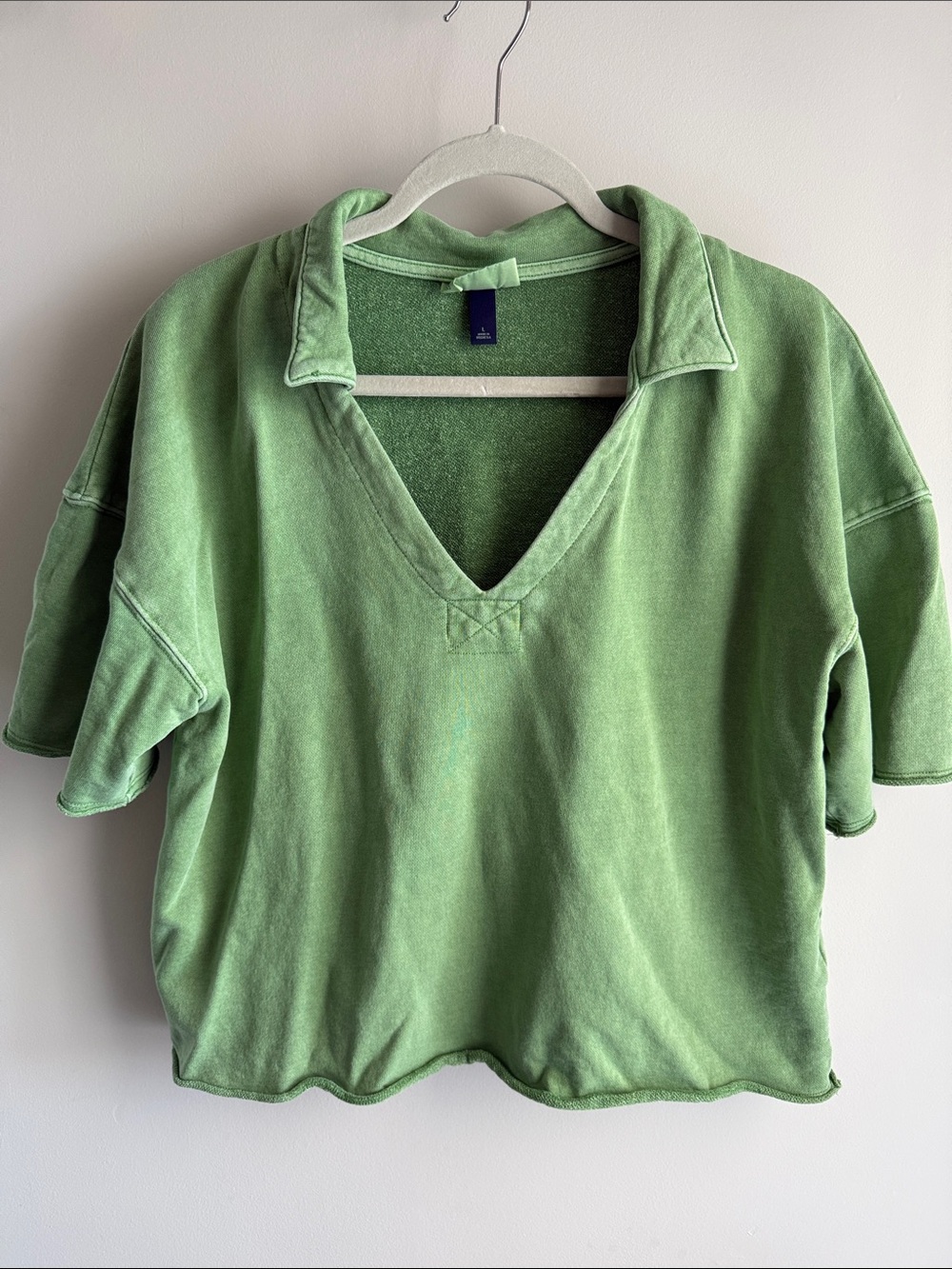 Universal Thread Relaxed V-Neck Pullover in Light Green